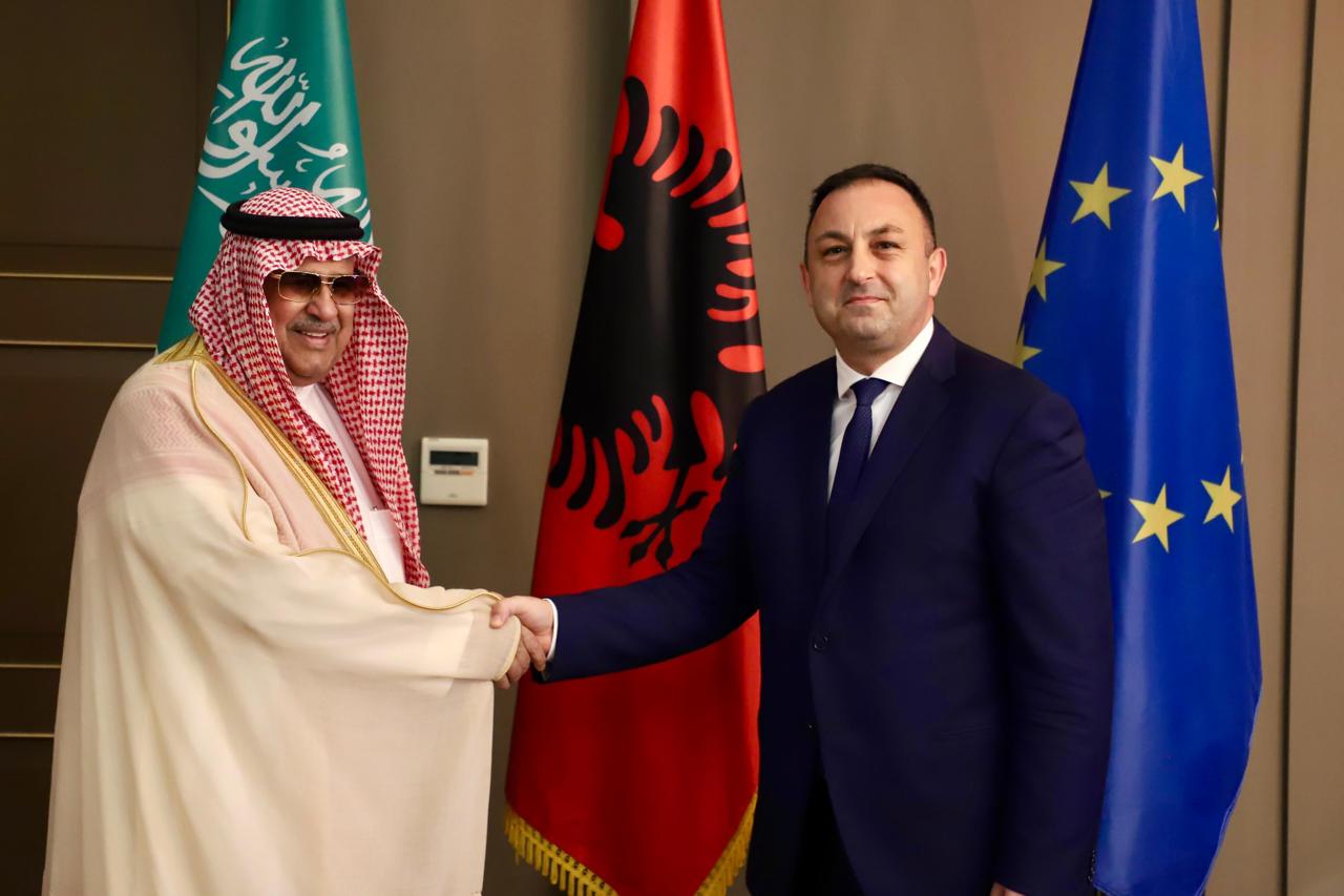 Ministri Hoxha pret kreun e Inteligjencës së Përgjithshme të Arabisë Saudite: Dakordësi për shkëmbim eksperiencash e informacioni