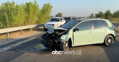 Aksident në autostradën Lezhë-Shkodër/ Del nga rruga automjeti dhe përplaset me barrierat anësore