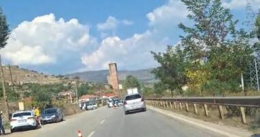 VIDEO/ Aksidentohet makina e policisë në Përrenjas
