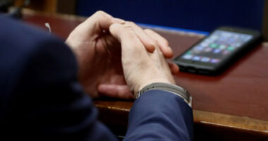 Australia miraton ligjin/ Punonjësi ka të drejtë të injorojë eprorin nëse e thërret jashtë orarit të punës