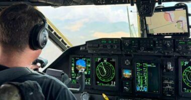 Avionë rumunë mbi Prespë/ Nis ndërhyrja nga ajri për të shuar zjarrin në Malin e Thatë