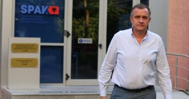 Ilir Beqaj i sëmurë, nuk shkon në gjykatë/ Shtyhet seanca për dosjen “Sterilizimi”