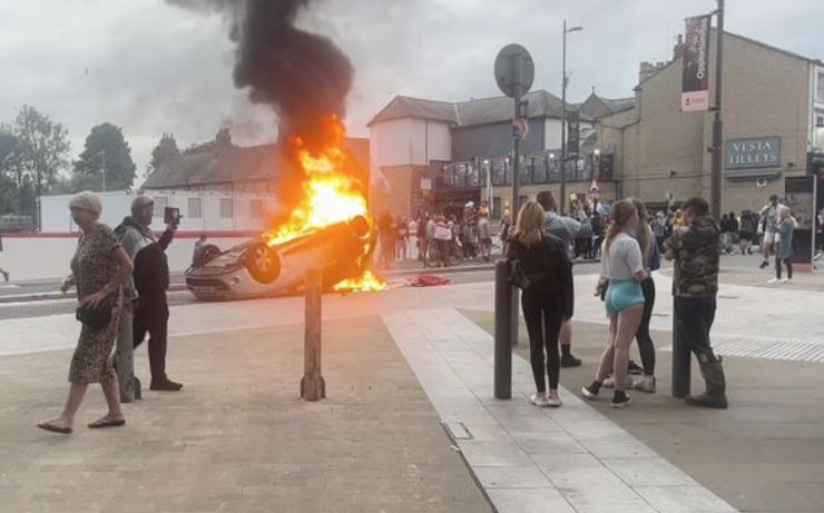 Sulmi me thikë në Britani, vijojnë revoltat, organizohen 30 protesta për këtë fundjavë