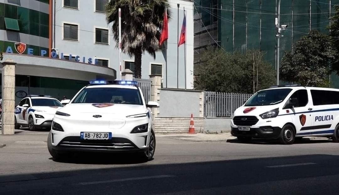 Durrës, njëri dhunon gruan, tjetri nënën, arrestohen dy persona