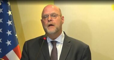 “Kurti cenoi partneritetin me SHBA”/ Hovenier: Po vepron në mënyrë të njëanshme dhe pa konsultime