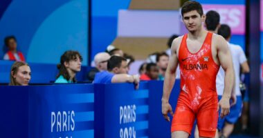 Ende shpresë për medalje/ Lojërat Olimpike, Chermen Valiev rikthehet në garë për medaljen e bronzit