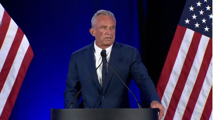 Robert F. Kennedy Jr. pezullon fushatën si kandidat i pavarur, njofton mbështetjen për Trump