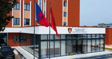 Shkodër/ 58-vjeçari kallëzon dhunimin e varrit të të afërmit, policia po punon për identifikimin e autorëve