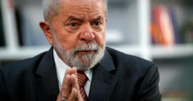 Lula: Trump nuk duhet të ndërhyjë në zgjedhjet presidenciale në Brazil