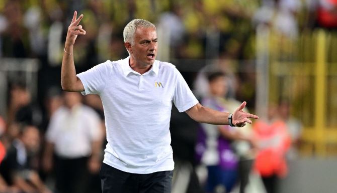 Fenerbahçe jashtë Champions League/ Lille befason skuadrën e Jose Mourinho në Stamboll