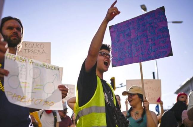 Bullgaria ndalon promovimin e LGBT+ në shkolla