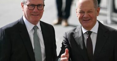 Kryeministri britanik në Gjermani për të rivendosur marrëdhëniet me Europën