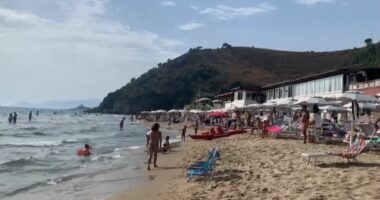 Italia pranon rregullat e BE-së për koncesionet e plazheve