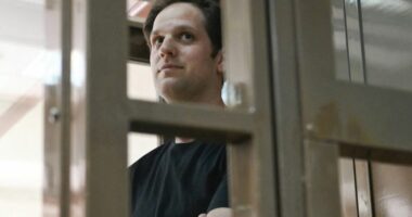 Raportet: Evan Gershkovich do të kthehet sot në SHBA, është liruar pas një shkëmbimi masiv të burgosurish me Rusinë