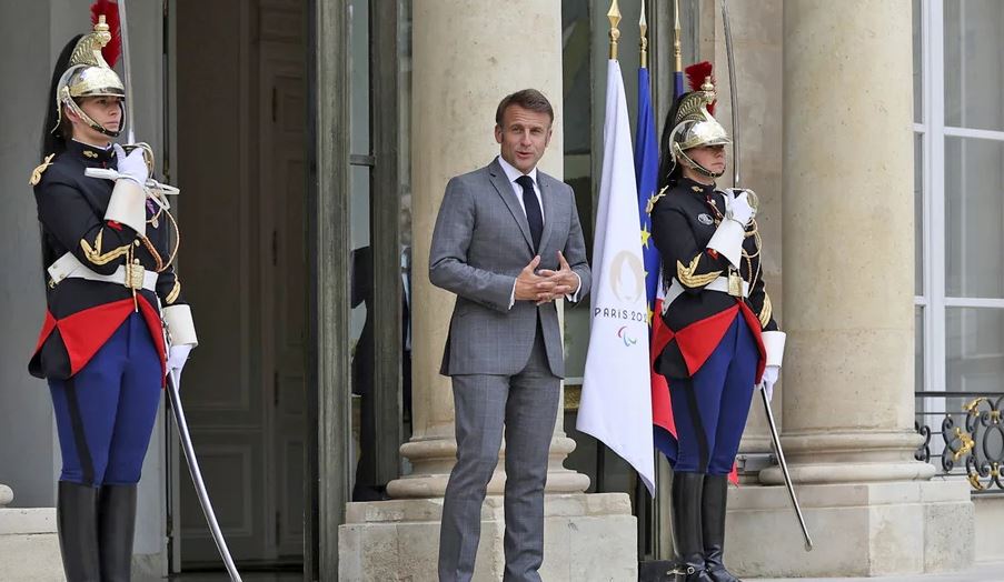 Francë/ Vazhdojnë bisedimet për një kryeministër të ri. E majta bën thirrje kundër Macron