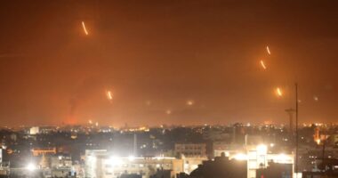 Hezbollahu lëshon 30 raketa drejt Izraelit verior, nuk raportohet për viktima