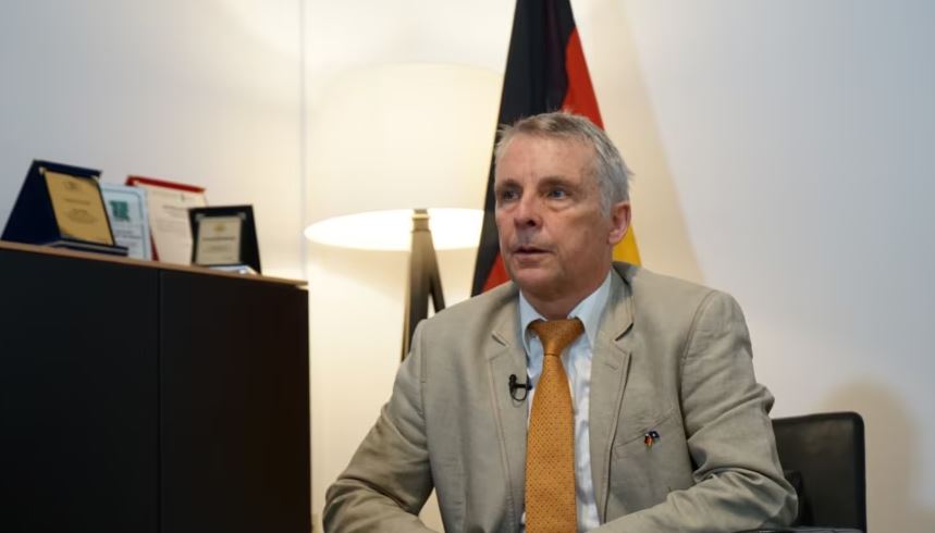 Mbyllja e degëve të postës serbe në veri/ Ambasadori gjerman: Veprimet e njëanshme rrezikojnë aplikimin e Kosovës për anëtarësim në BE