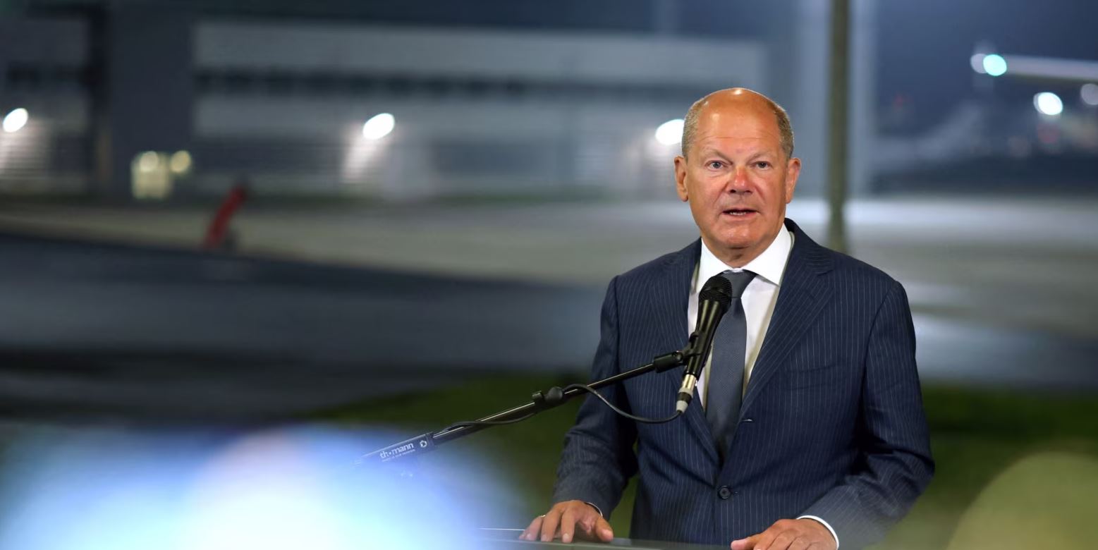 Scholz mbështet deportimin e migrantëve të jashtëligjshëm