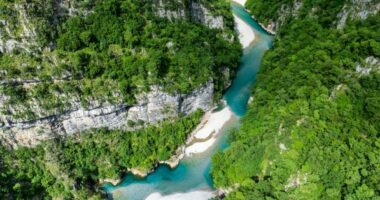 Rekomandimi i medias britanike: Nëntë vendet më të mira për të zbuluar në Shqipëri