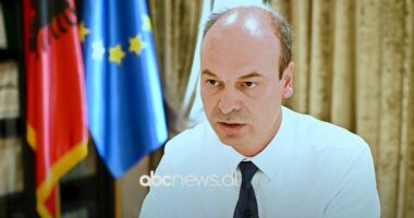 “Ekonomia, me rritje të qendrueshme”, Banka: Familjet e ndiejnë në rritjen e punësimit dhe të pagave