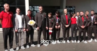 Medalistët e parë priten si heronj/Pritje speciale për delegacion olimpik shqiptar pas “Paris 2024”