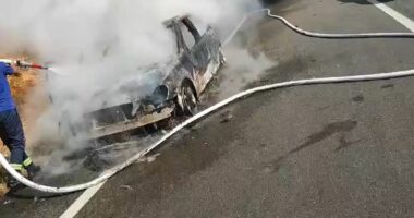 VIDEO/ Shkrumbohet nga flakët makina në Baypasin e Vlorës