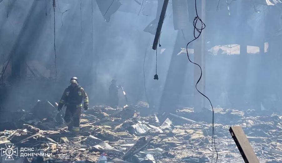 Bombardimet ruse, forcat ushtarake godasin një tjetër qytet në lindje të Ukrainës