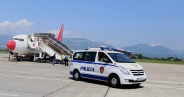 Në kërkim për trafik drogë/ Ekstradohet nga Shqipëria në Austri 29 vjeçari nga Maqedonia e Veriut