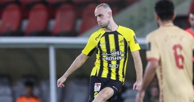 Mitaj “abonohet” me mesfushën, Al-Ittihad fiton sërish me “yllin” e Kombëtares në fushë