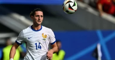 “Gjigantët” e Premier League pas tij, në ishull kërkohet Adrien Rabiot