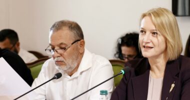 Nis shpërndarja e fondeve për fermerët/ Denaj: Skemë e re financimi për serat. Ndryshon ligji për veterinarinë dhe peshkimin