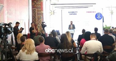 Bursa për pilotët e rinj shqiptarë/ “Kastrati Group” mbështet të rinjtë në fushën e aviacionit