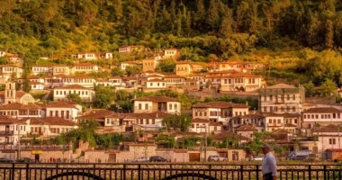 Histori, traditë dhe kulinari/ Media franceze rendit dhjetë vendet që duhet t’i vizitoni në Shqipëri