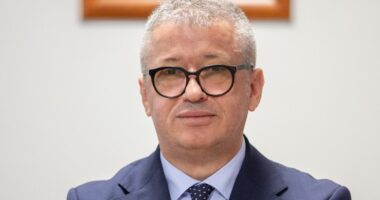 Jep dorëheqjen drejtori i RTSH-së, Alfred Peza