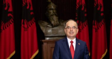Presidenti Begaj uron Kryepeshkopin e ri: Kisha Ortodokse Autoqefale do vazhdojë të jetë një shtyllë e fortë e besimit dhe paqes