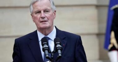 Kryeministri i ri francez zotohet të mbrojë politikat kryesore të Macron
