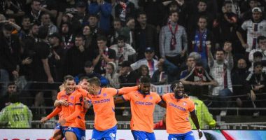 Ligue 1/ Marseille fiton “klasiken”, “Të Kaltërit” e De Zerbi përmbysin me 10 lojtarë rivalët e Lyon