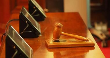 Ish-drejtori i Volkswagen në gjyq për mashtrim