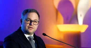 Këshilltari i Orbanit: Hungaria me gjasë s’do t’i rezistonte një pushtimi rus si Ukraina