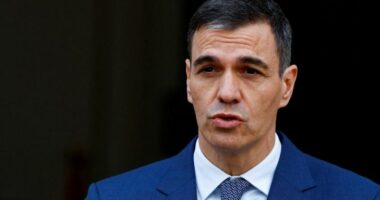 Përçarja tregtare mes BE-së dhe Kinës po thellohet. Sanchez bën thirrje për dialog