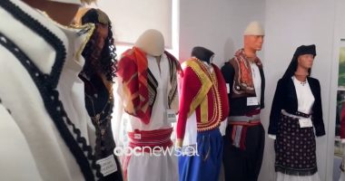 Kostumografia, pasuria kulturore e Lezhës/ Veshjet tradicionale prezantohen në Ditën Botërore të Kulturës