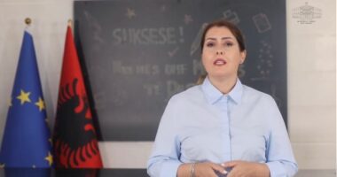 Manastirliu uron vitin e ri shkollor: Suksese në këtë rrugëtim të bukur. Kemi punuar që të mësoni në shkolla edhe më moderne
