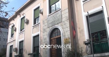 Studentët e mjekësisë, tre vite punë të detyruar/ Kuvendi miraton ndryshimet ligjore të vendosura nga Kushtetuesja