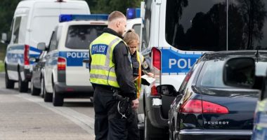 Gjermania fillon kontrollet kufitare mes debatit për emigracionin