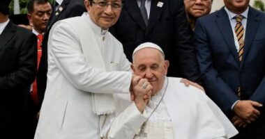 Papa Françesku viziton xhaminë më të madhe në Xhakarta