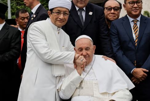 Papa Françesku viziton xhaminë më të madhe në Xhakarta