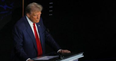 Zhgënjim në kampin republikan për paraqitjen e Trump