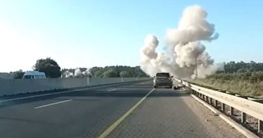 VIDEO/ Panik në Izrael, raketat e Hezbollah godasin autostradën