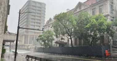 Shangai goditet nga tajfuni më i fortë në 75 vjet, mijëra të evakuuar dhe fluturime të anuluara