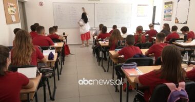 Nesër fillon shkolla/ Mbi 28 mijë nxënës ulen për herë të parë në banka